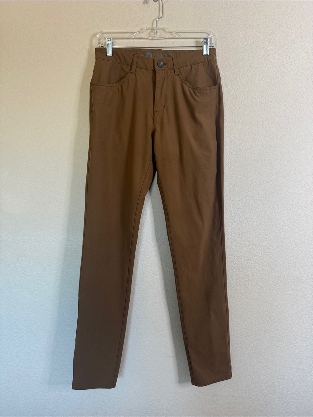 Vuori skinny slacks camel men’s size 28 EUC